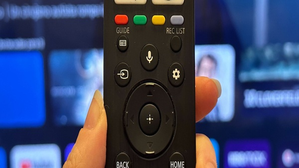 Cómo ver Magis TV con control por voz en dispositivos modernos 1